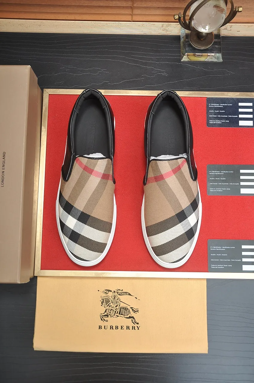 Men's shoes💰480💶[Burberry] (cowhide lining) classic low-top sneakers｜Imported cowhide with classic plaid fabric｜Cow leather lining｜Original outsole｜Fine workmanship and comfortable to wear Size: 38-44 (customized at 45)